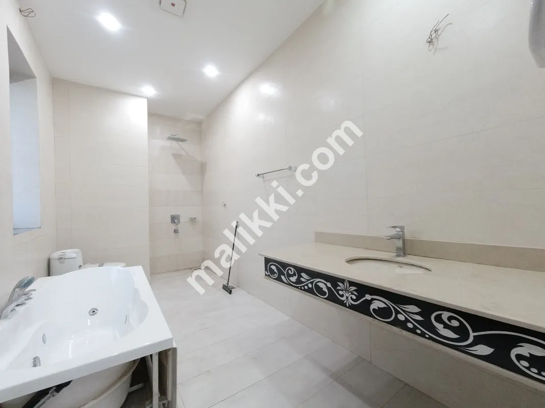 باؤنڈری وال سوسائٹی 2 بیڈ ڈی ڈی پرتعیش پورشن کرایہ پر دستیاب ہے۔