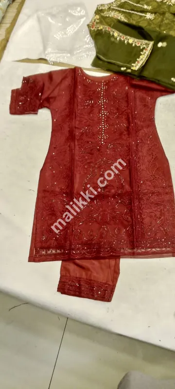 خواتین کی شلوار قمیض سوٹ