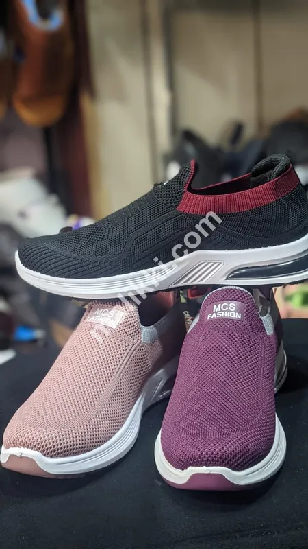 New Walking Shoes Women's Comfortable Soft-soled 